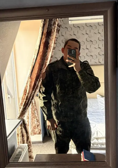 Я Nikita, 18, знакомлюсь для вирта в Санкт-Петербурге