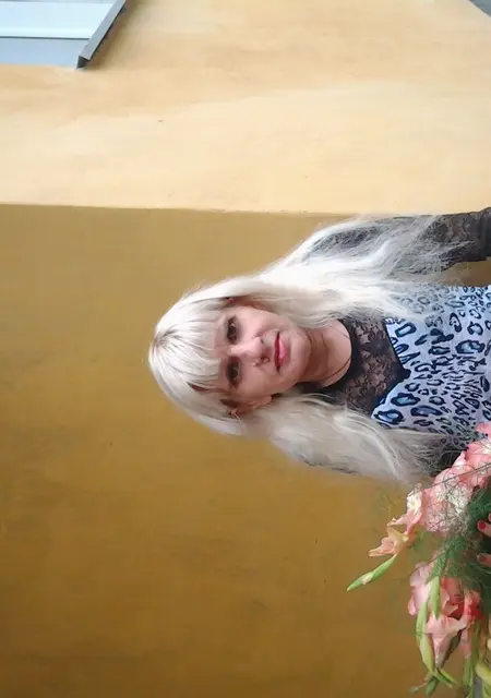 Светлана из Нова, ищу на сайте знакомства без обязательств