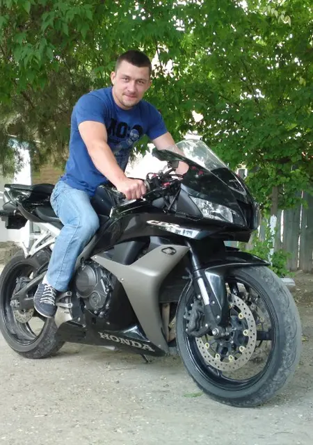 Я Петр, 39, знакомлюсь для общения в Кизляре