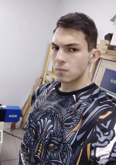 Данил из Златоуста, мне 23, познакомлюсь без обязательств