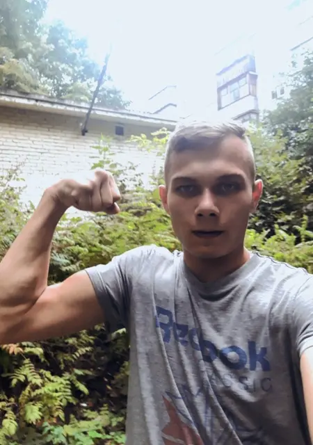 Максим из Железнодорожного, ищу на сайте знакомства на одну ночь