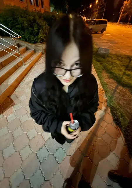 Я Настя, 19, из Кирова, ищу знакомство для дружбы