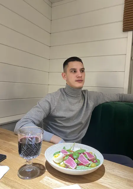 Роман из Уфы, мне 29, познакомлюсь для приятного времяпровождения