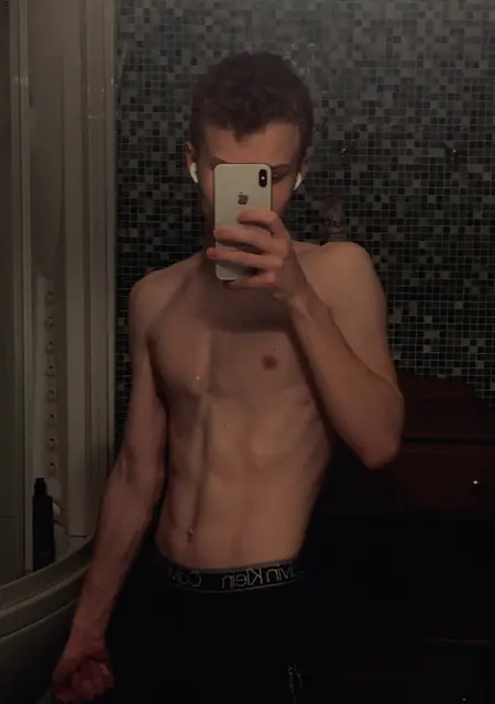 Вася из Пушкина, ищу на сайте знакомства на одну ночь