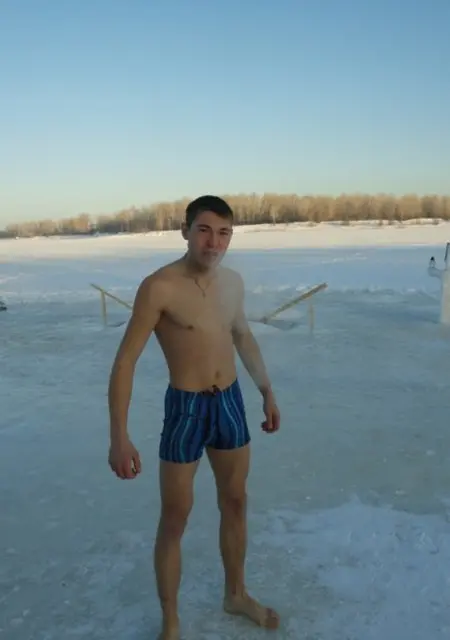 Александр из Вятских Полян, мне 35, познакомлюсь без обязательств