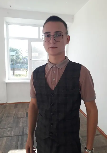 Я Ренат, 20, из Воронежа, ищу знакомства без обязательств