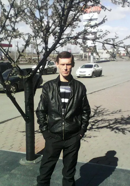 Роман из Кургана, ищу на сайте знакомства на одну ночь