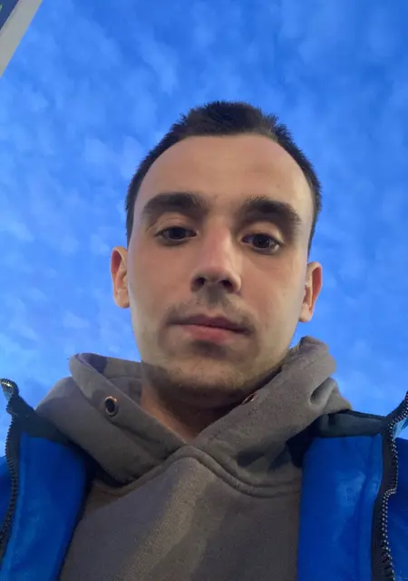 Юрий из Сарапула, мне 24, познакомлюсь на одну ночь