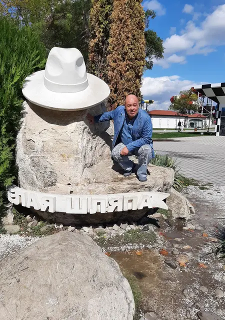 Александр из Кирова, мне 50, познакомлюсь для совместных путешествий