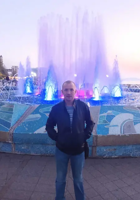 Алекс из Большого Камня, ищу на сайте знакомства на одну ночь