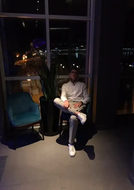 Влад из Джанкоя, мне 31, познакомлюсь на одну ночь