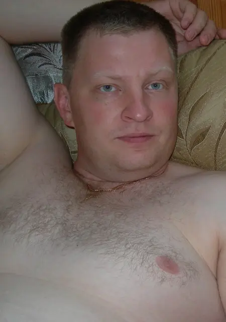 Я Олег, 42, из Твери, ищу знакомства без обязательств