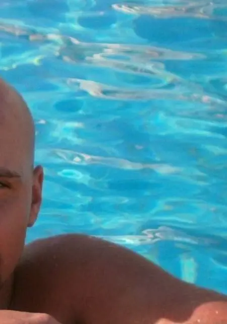 Антон из Колпина, мне 40, познакомлюсь на одну ночь