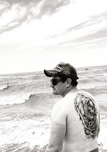 Я Дмирий, 33, знакомлюсь без обязательств в Тихорецке