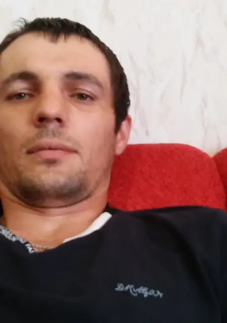 Я Влад, 41, из Курска, ищу знакомства без обязательств