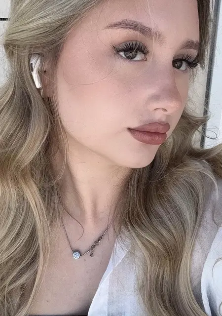 Анастасия из Санкт-Петербурга, ищу на сайте общение