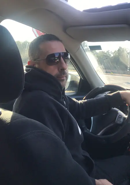 Я Rafael, 44, из Пятигорска, ищу знакомства без обязательств