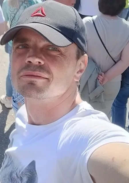 Вмталий из Донецка, ищу на сайте приятное времяпровождение