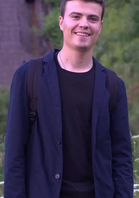 Даниил из Кирова, ищу на сайте знакомства на одну ночь