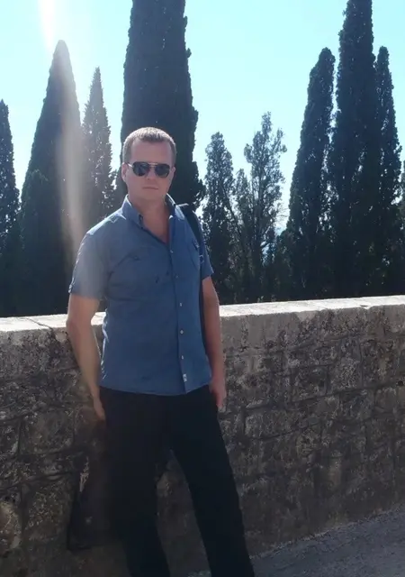 Я Кирилл, 45, из Домодедова, ищу знакомства без обязательств