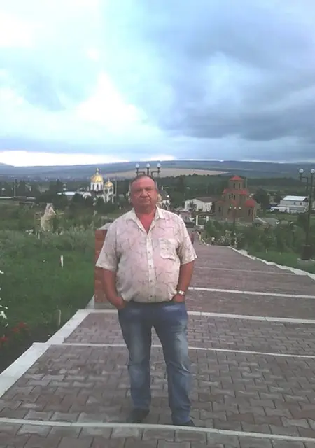 Я Александр, 62, из Сарапула, ищу знакомство для приятного времяпровождения