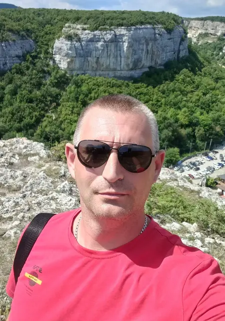 Александр из Бахчисарая, ищу на сайте знакомства без обязательств