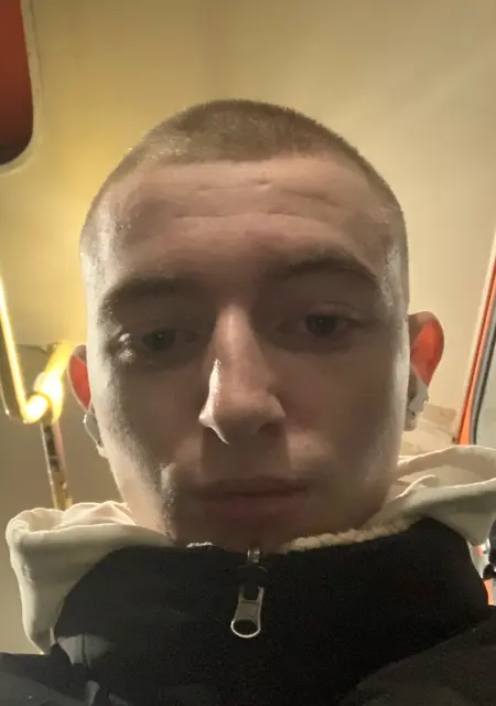 Я Daniil, 19, из Рязани, ищу знакомство для открытые отношения