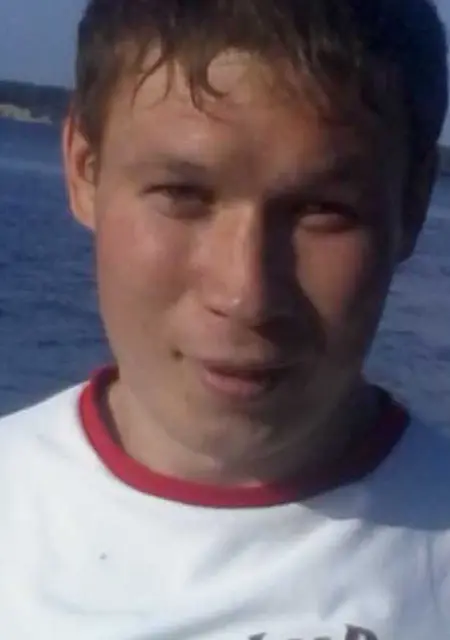 Я Рома, 42, из Чебоксар, ищу знакомства без обязательств