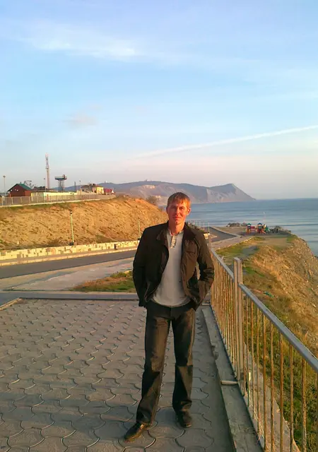 Влад из Ейска, мне 36, познакомлюсь без обязательств