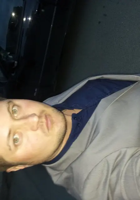 Я Олег, 37, знакомлюсь на одну ночь в Сапёрном