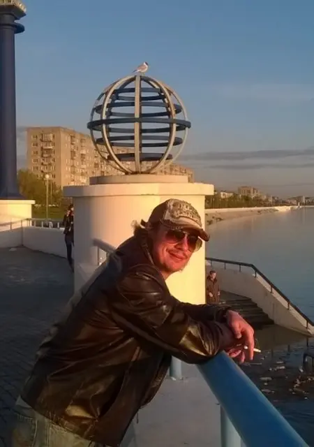 Я Егор, 50, из Омска, ищу знакомство для постоянных отношений