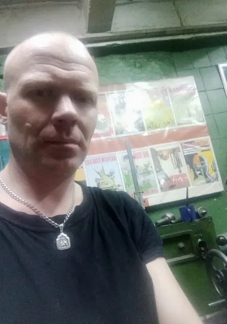 Я Александр, 46, из Омска, ищу знакомства без обязательств