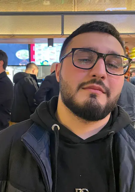 Я Рома, 30, из Москвы, ищу знакомство для общения