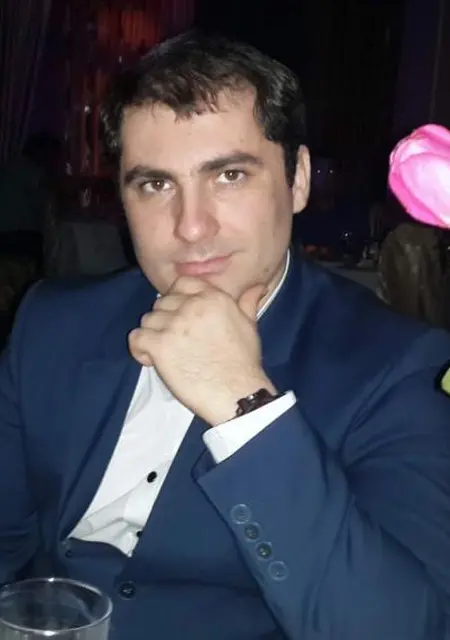 Я Анатолий, 38, из Губкинского, ищу знакомство для постоянных отношений