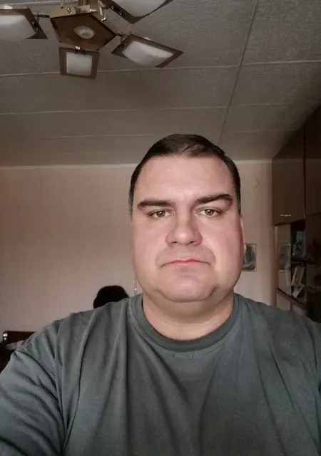 Александр из Вятских Полян, мне 45, познакомлюсь без обязательств