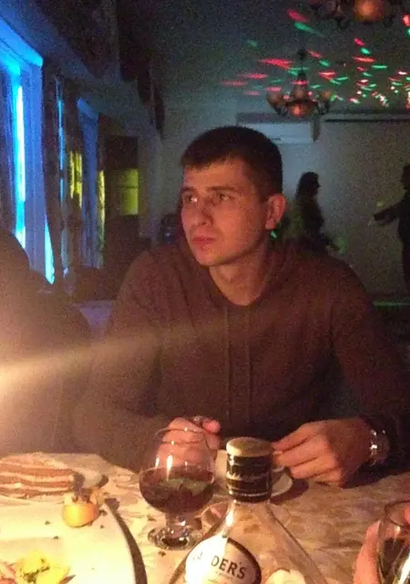 Максим из Валуек, мне 34, познакомлюсь на одну ночь