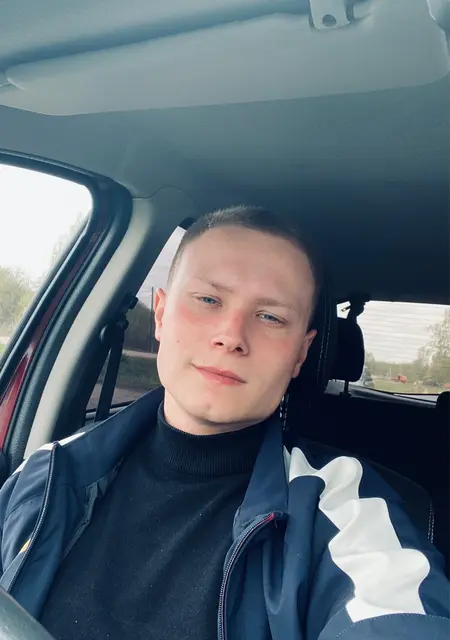 Я Артем, 24, из Советска, ищу знакомства на одну ночь