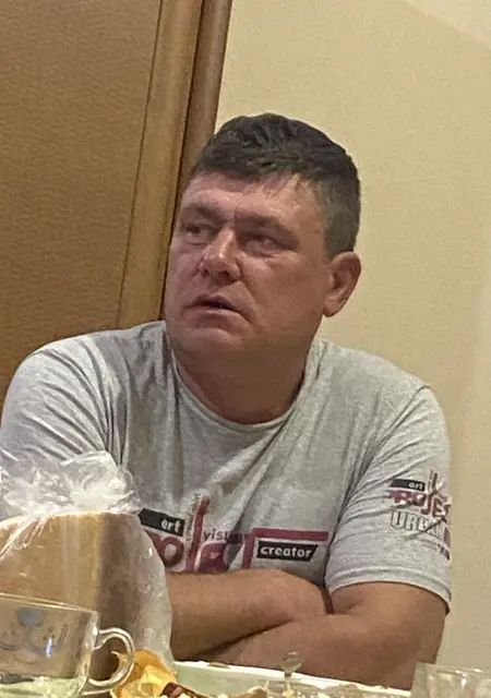 Серж из Славска, ищу на сайте знакомства на одну ночь