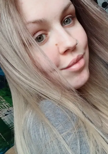 Я Вика, 25, знакомлюсь для общения в Смоленске