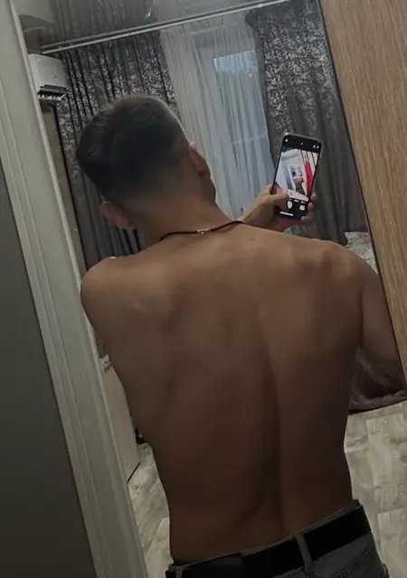 Я Роман, 21, из Хабаровска, ищу знакомство для общения