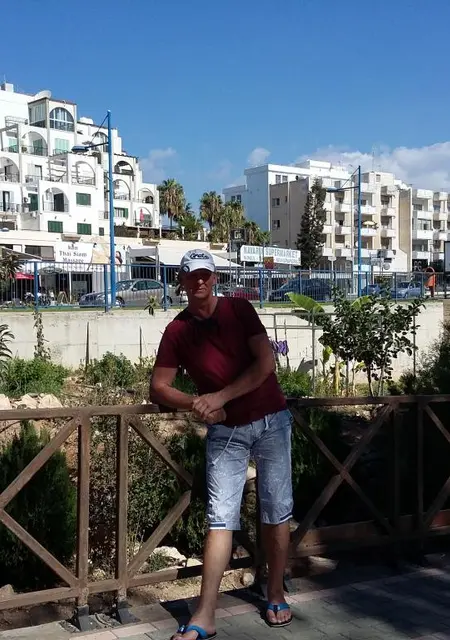 Я Вячеслав, 54, знакомлюсь для постоянных отношений в Саратове