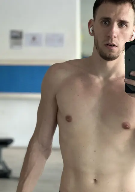 Илья из Алушты, ищу на сайте знакомства на одну ночь