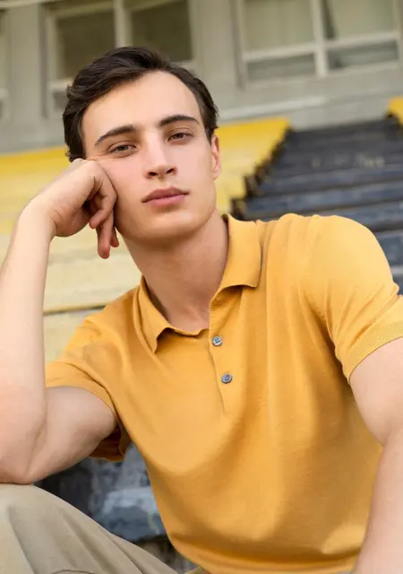 Я Дмитрий, 21, из Зеленодольска, ищу знакомства на одну ночь