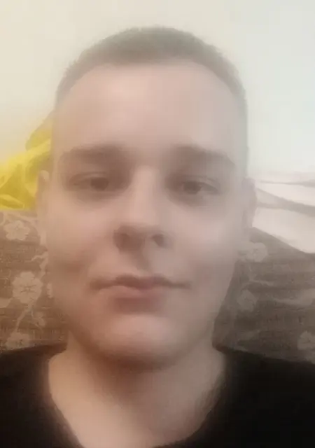 Я Владислав, 22, из Керчи, ищу знакомства на одну ночь