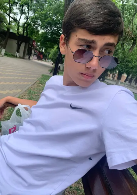 Я Джимали, 21, знакомлюсь для открытые отношения в Минеральных Водах