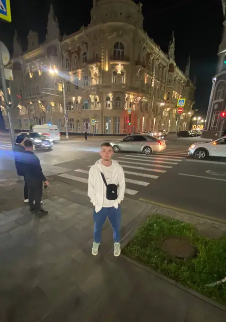 Даня из Лосино-Петровского, мне 25, познакомлюсь для вирта