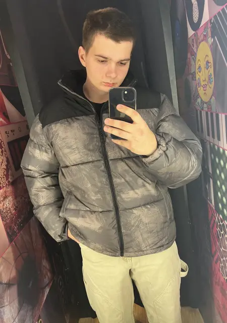 Я Максим, 21, знакомлюсь на одну ночь в Кстове