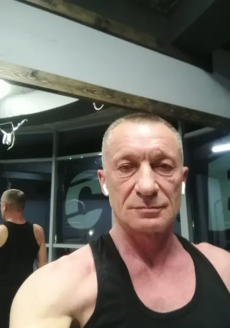 Я Aleksey, 63, из Сочи, ищу знакомства без обязательств