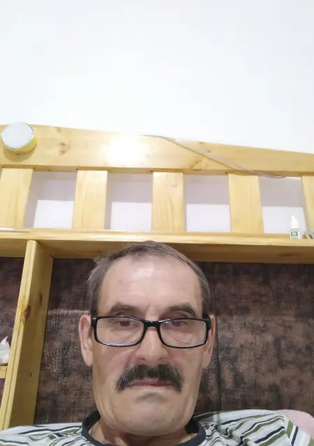 Я Эдик, 59, из Екатеринбурга, ищу знакомства без обязательств