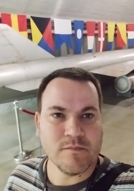 Юра из Ельца, ищу на сайте знакомства на одну ночь